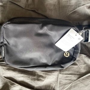 Lululemon belt bag 1L NWT